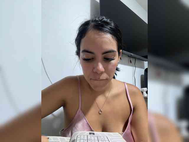 ThaliiaDuran webcam
