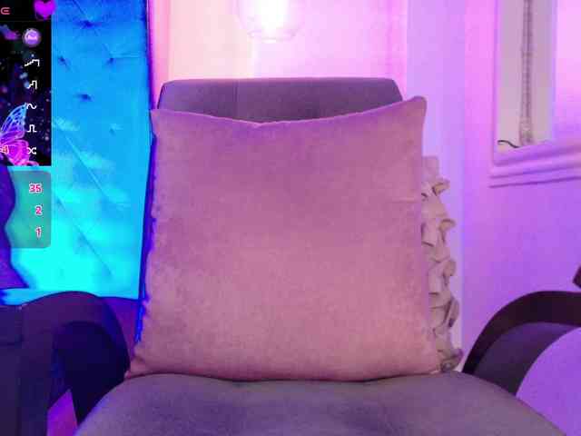 ThaliiaDuran webcam