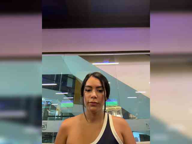 ThaliiaDuran webcam