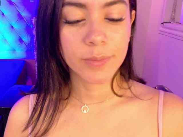 ThaliiaDuran webcam