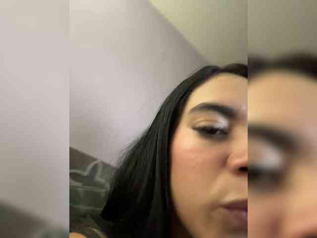 ThaliiaDuran webcam