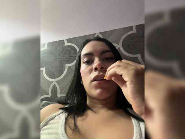 ThaliiaDuran webcam