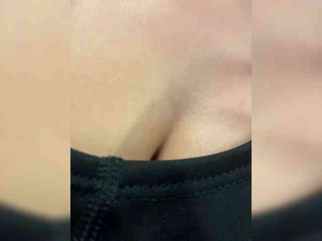 ThaliiaDuran webcam