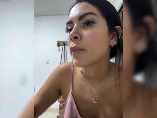 ThaliiaDuran webcam