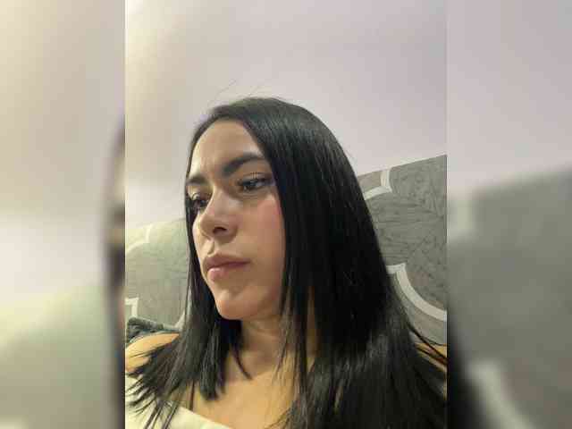ThaliiaDuran webcam