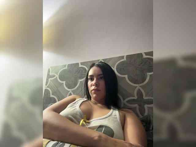 ThaliiaDuran webcam