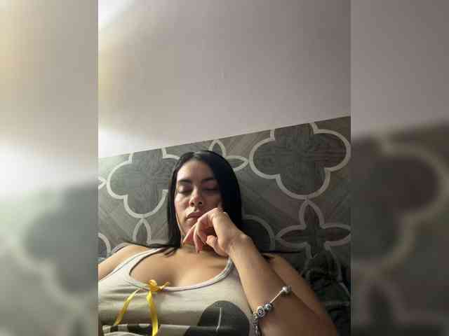 ThaliiaDuran webcam