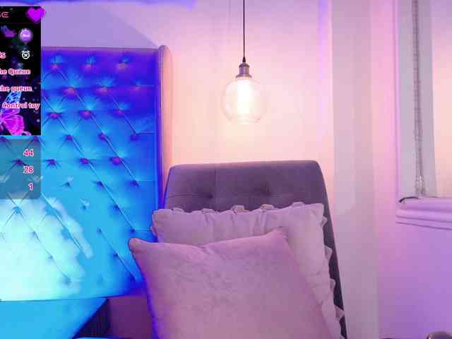 ThaliiaDuran webcam