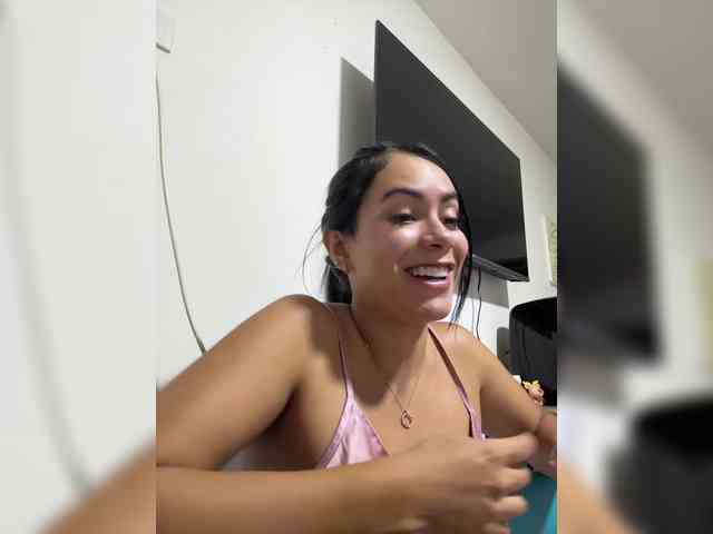 ThaliiaDuran webcam