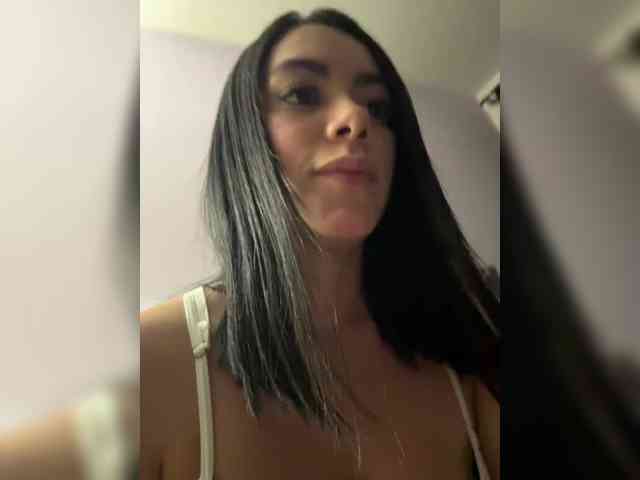 ThaliiaDuran webcam