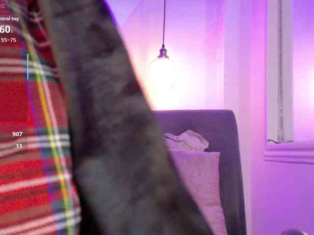 ThaliiaDuran webcam