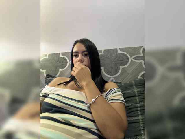 ThaliiaDuran webcam