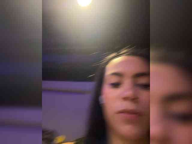 ThaliiaDuran webcam