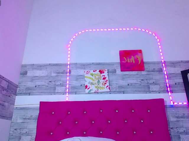 skinnyy-andtightt's BongaCams show and profile