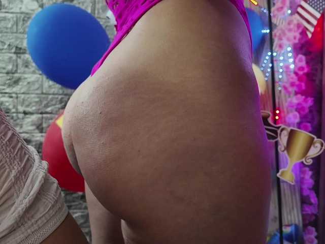 Rich-couple-69 live cam on BongaCams