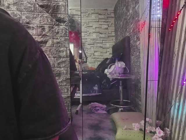Rich-couple-69 live cam on BongaCams