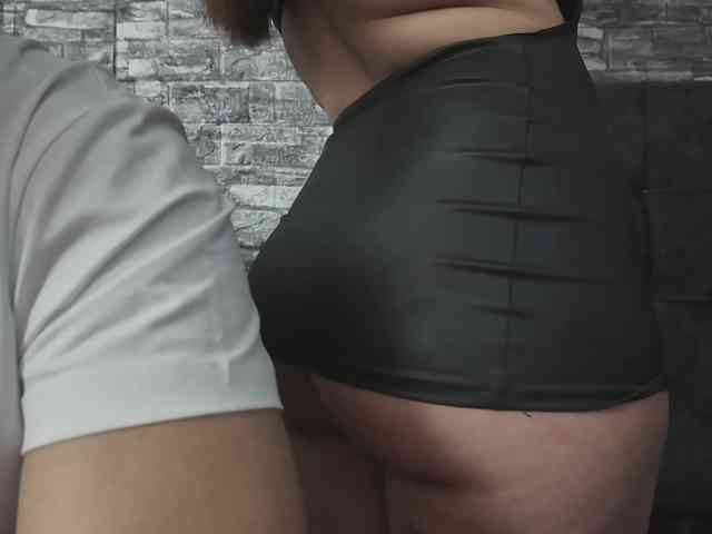 Rich-couple-69 webcam