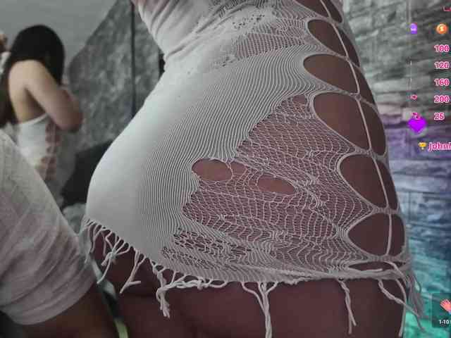 Rich-couple-69 webcam