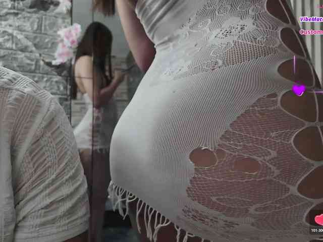 Rich-couple-69 webcam