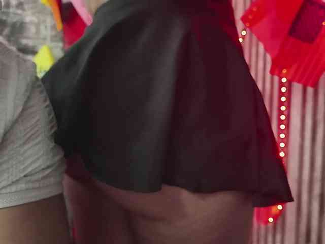 Rich-couple-69 webcam