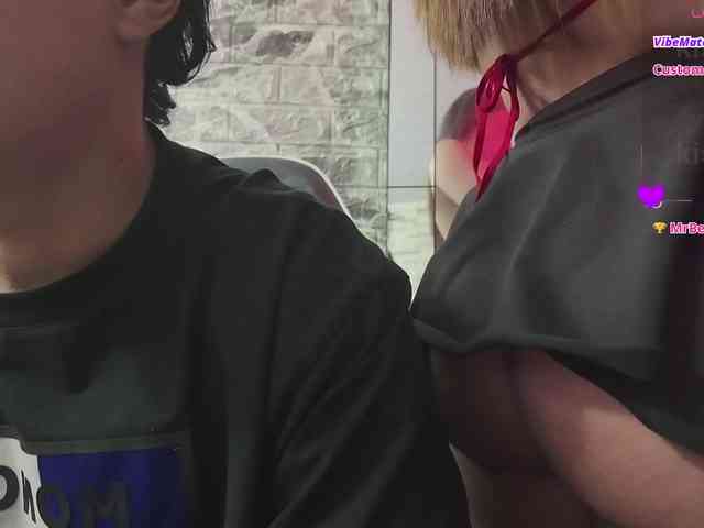 Hot-Couple-69 webcam