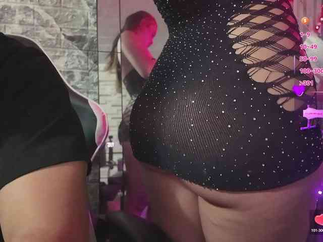 Hot-Couple-69 webcam
