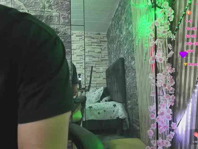 Hot-Couple-69 webcam