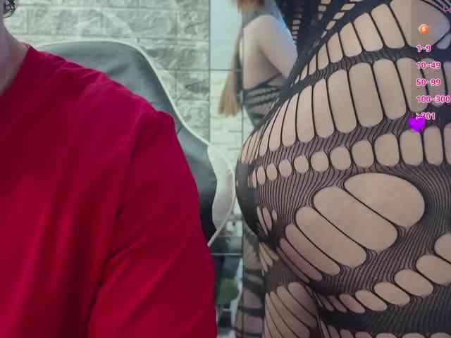 Hot-Couple-69 webcam