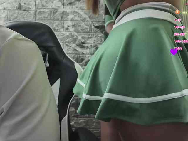 Hot-Couple-69 webcam