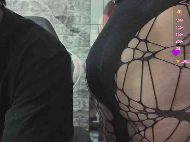 Rich-couple-69 Live Webcam on BongaCams