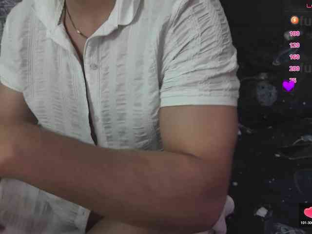 Rich-couple-69 Live Webcam on BongaCams