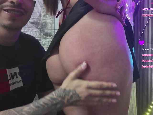Hot-Couple-69 webcam