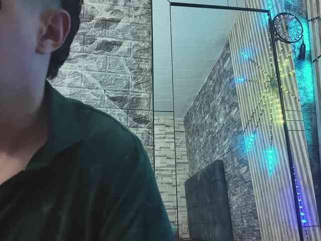 Rich-couple-69 webcam
