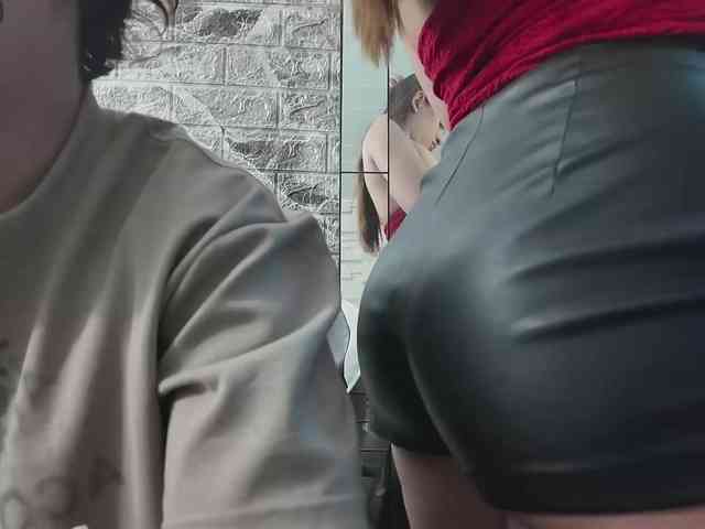 Hot-Couple-69 webcam
