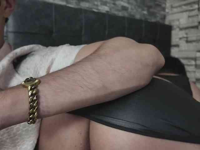 Rich-couple-69 webcam