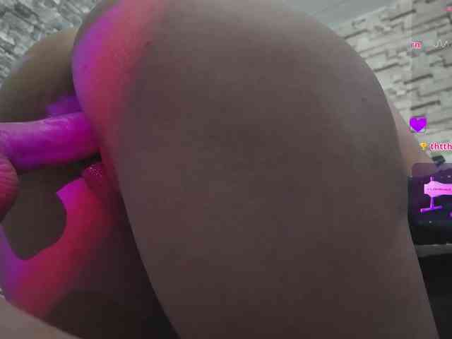 Rich-couple-69 webcam