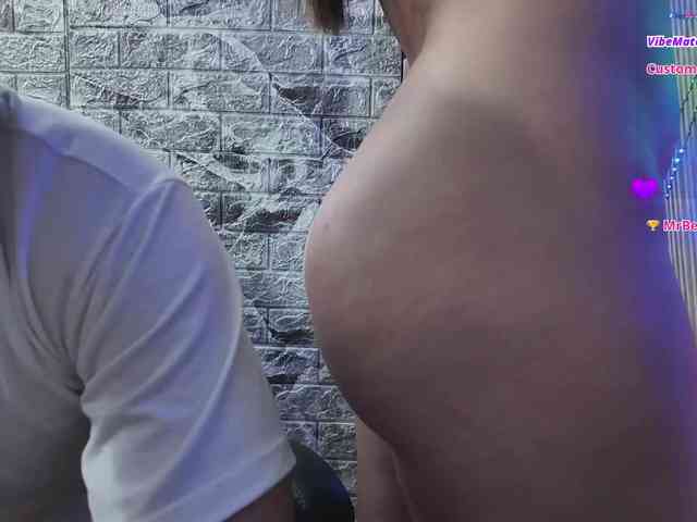 Hot-Couple-69 webcam