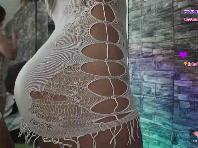 Rich-couple-69 webcam