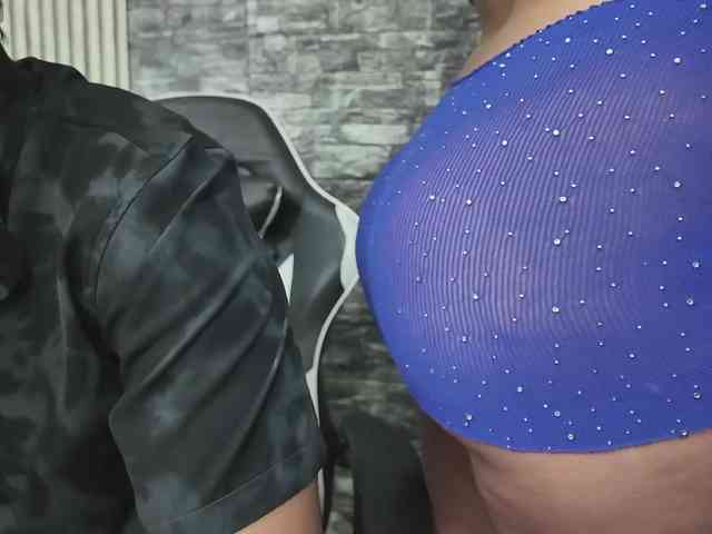 Rich-couple-69 webcam