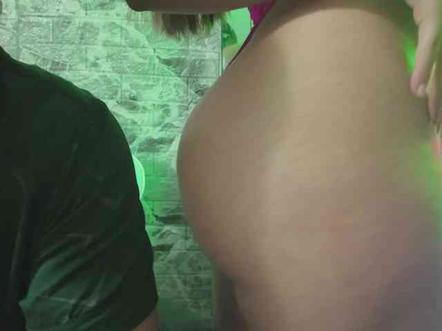 Rich-couple-69 webcam
