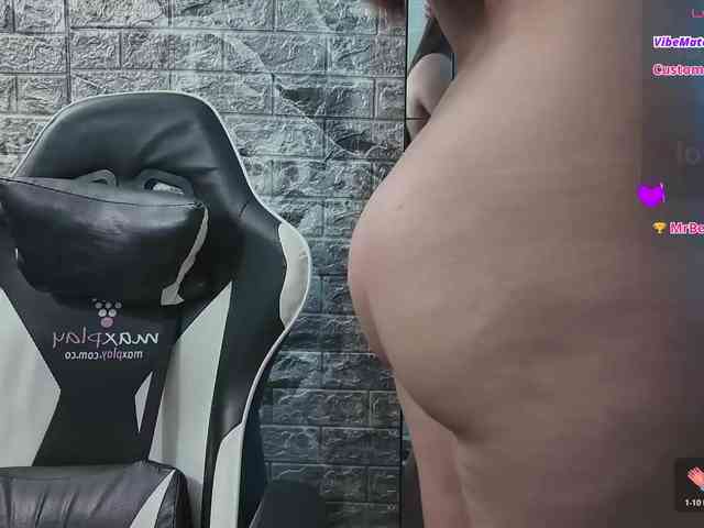 Hot-Couple-69 webcam