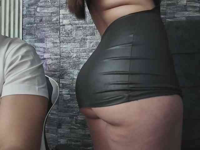 Rich-couple-69 webcam