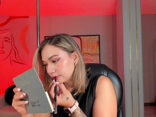 HaleyGreen live cam on BongaCams
