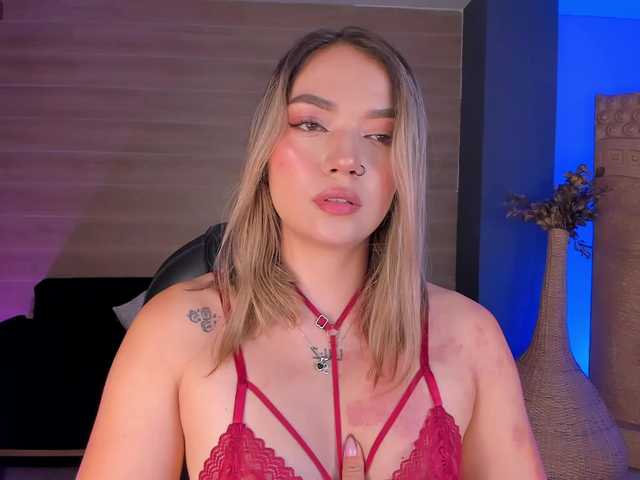 HaleyGreen live cam on BongaCams