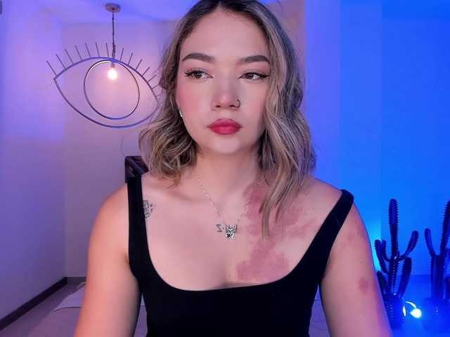 HaleyGreen live cam on BongaCams