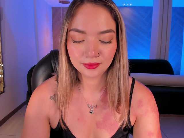 HaleyGreen live cam on BongaCams