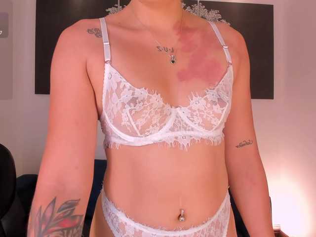HaleyGreen live cam on BongaCams