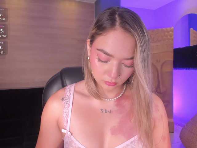 HaleyGreen live cam on BongaCams