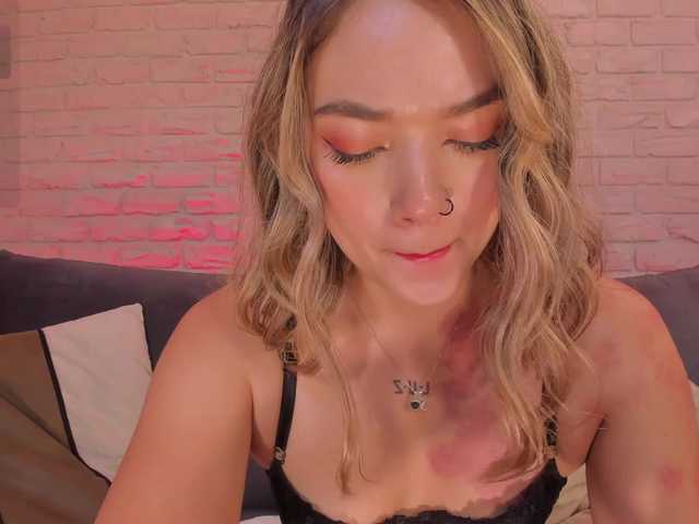 HaleyGreen live cam on BongaCams