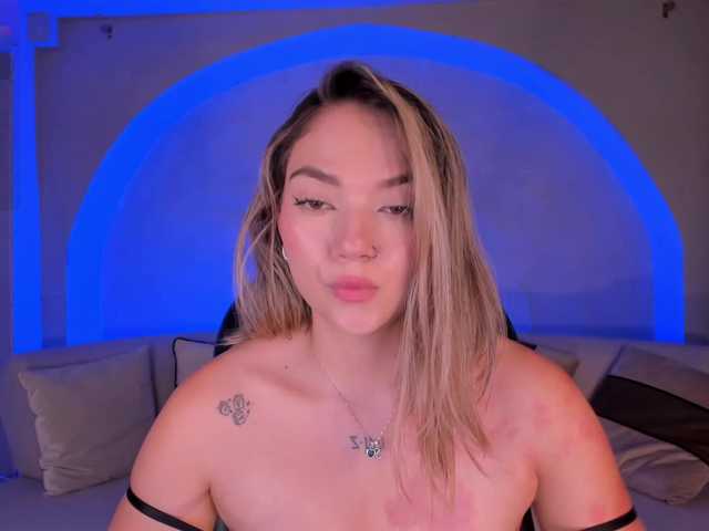 HaleyGreen live cam on BongaCams